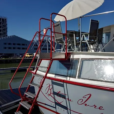 Bateau-hôtel Le Bateau Ivre *