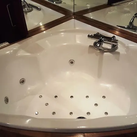 船上ホテル Le Bateau Ivre *
